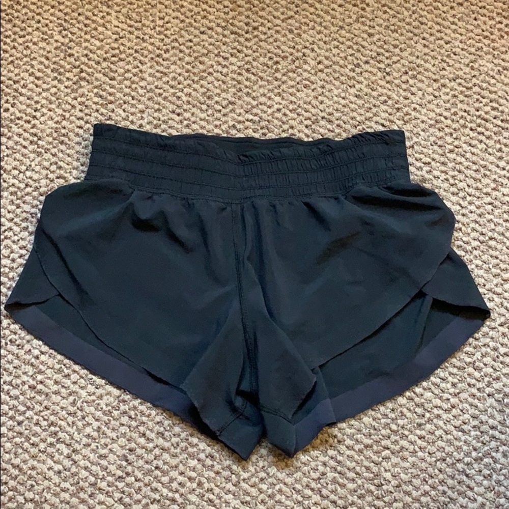 Lululemon black flowy shorts